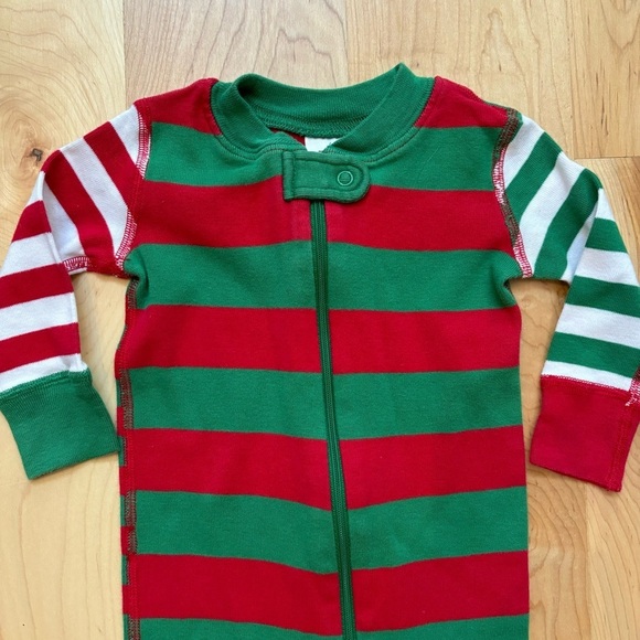 Hanna Andersson Green and Red Striped Christmas Zip Sleeper One Piece Pajamas - Picture 4 of 9